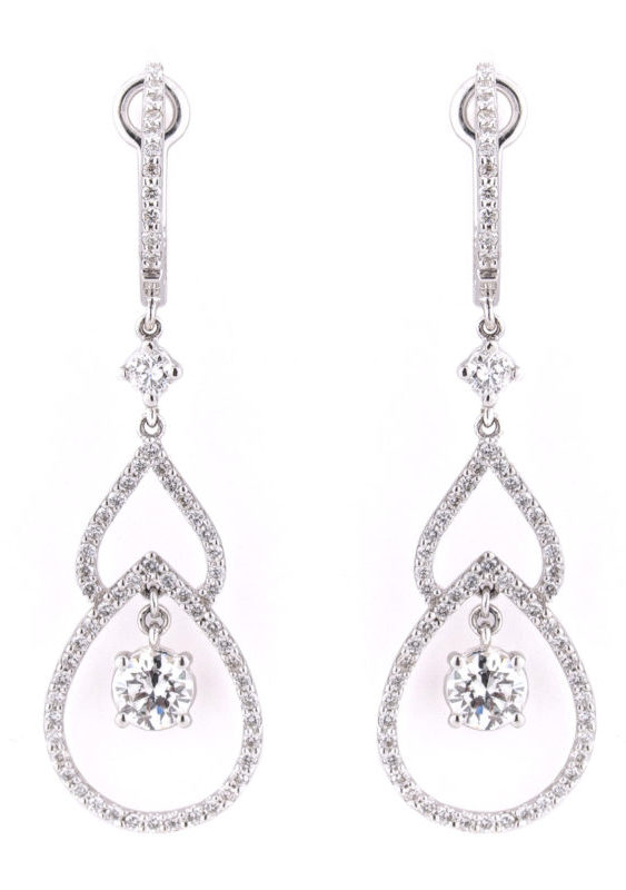 Pendientes largos oro blanco 18 quilates con Diamantes